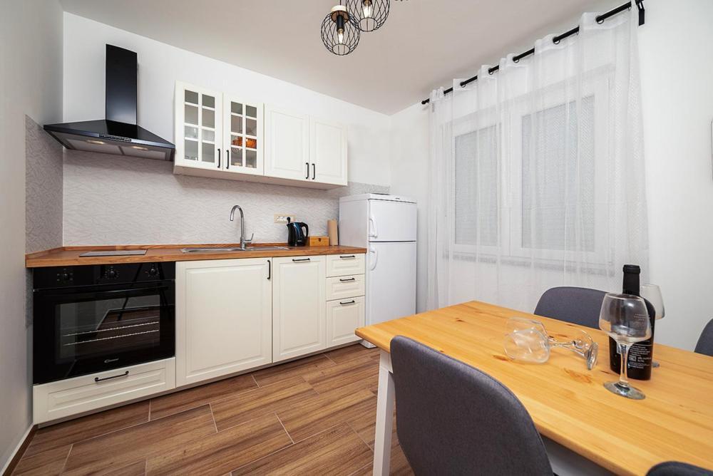 Apartma Luna *